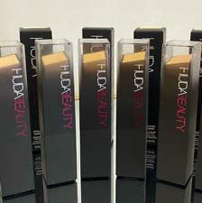 HUDA BEAUTY #FauxFilter Skin Finish Buildable Coverage Foundation Stick 335B Beignet