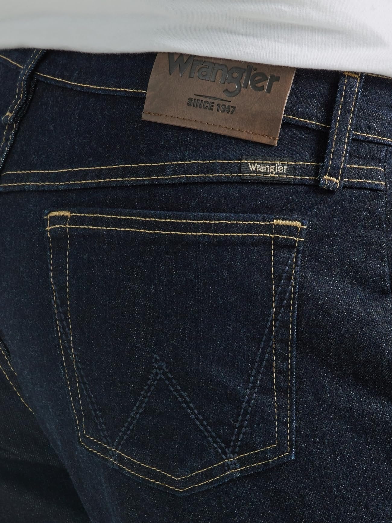 Wrangler Men's Free-to-Stretch Regular Fit Jean, Rinse Denim, 38W x 30L