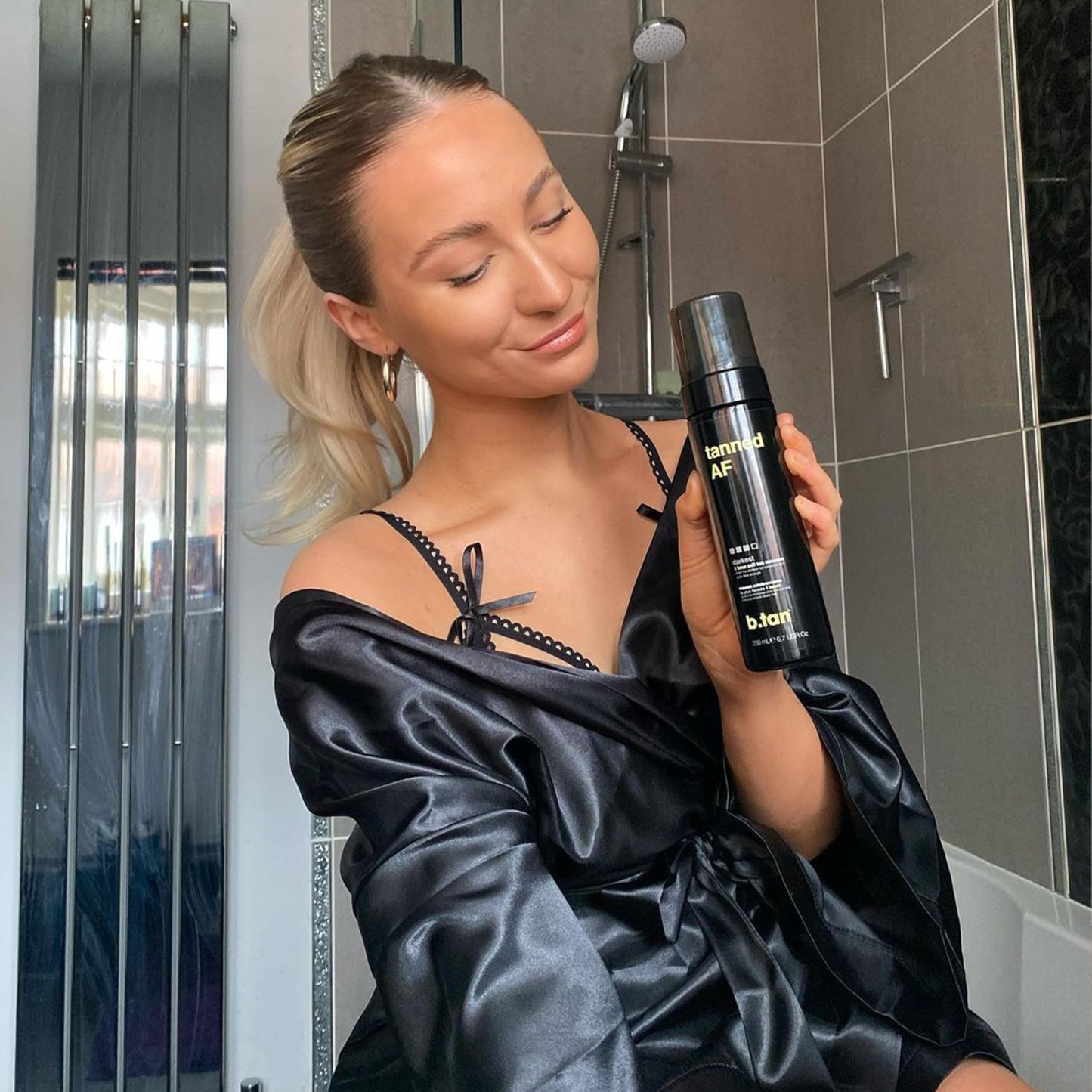 b.tan Self Tanner Singles | Fast, 1 Hour Sunless Tanner Mousse, No Fake Tan Smell, No Added Nasties, Vegan & Cruelty Free