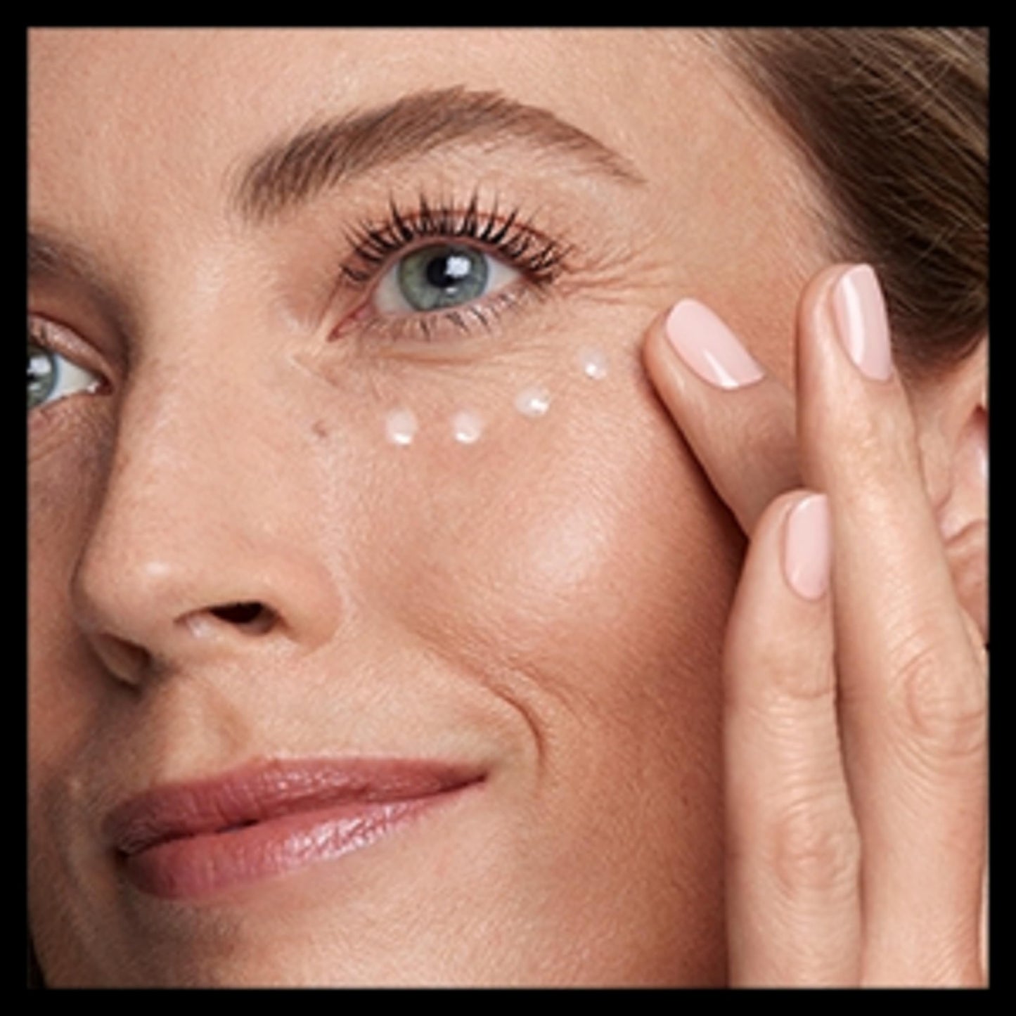Covergirl Simply Ageless Skin Blurring Serum, Shelf Pack of 2